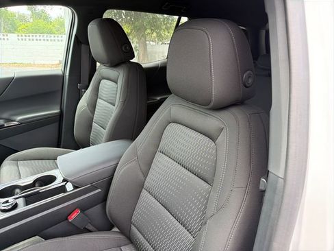 New 2026 Chevrolet Equinox LT w/ Safety and Technology Package FWD image 21