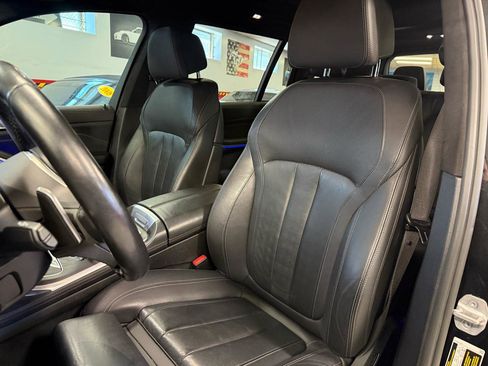 Used 2022 BMW X7 xDrive40i w/ M Sport Package AWD/4WD image 34