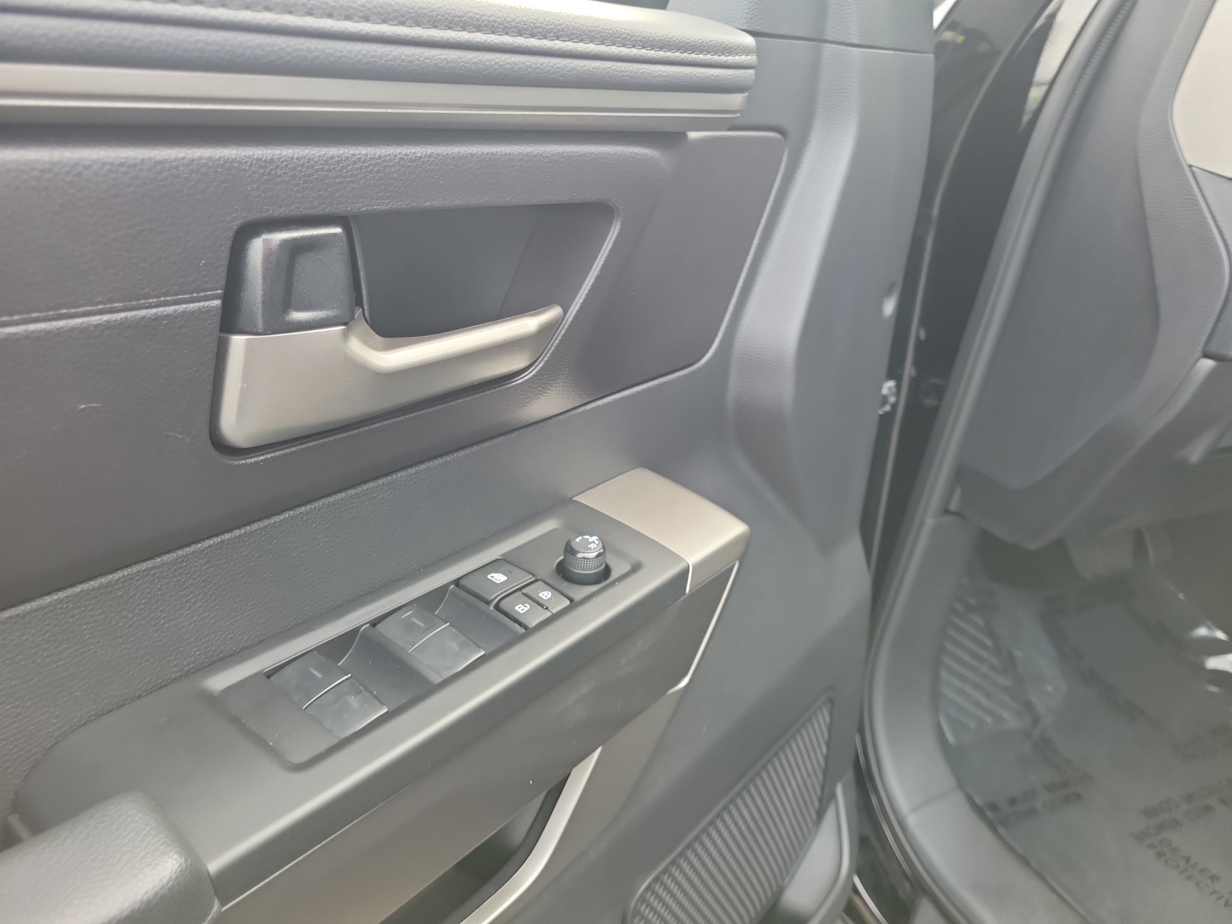 Used 2023 Toyota Tundra SR5 w/ SR5 Convenience Package AWD/4WD image 18