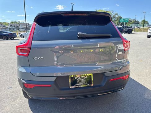 Used 2023 Volvo XC40 Recharge Ultimate w/ Protection Package Premier AWD/4WD image 9