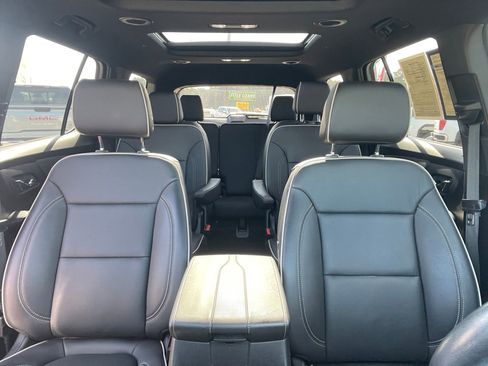 Used 2022 Chevrolet Traverse Premier image 32