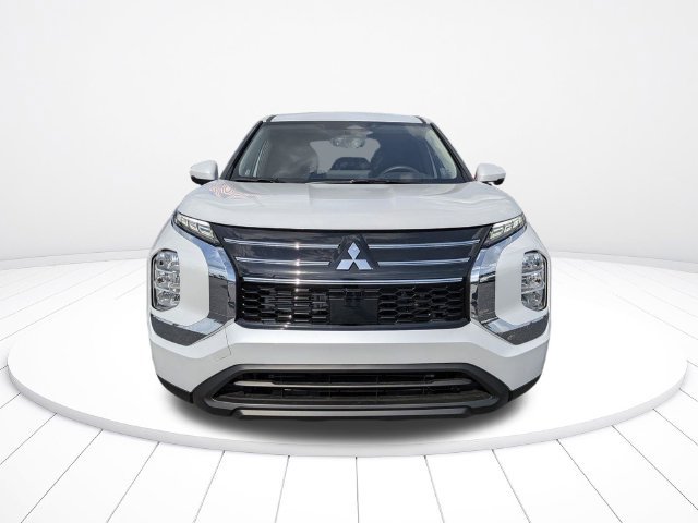 New 2026 Mitsubishi Outlander ES FWD image 8