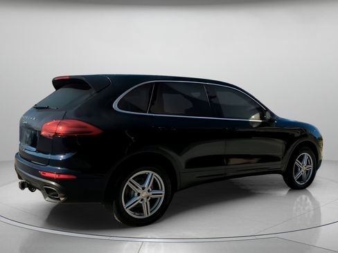 Used 2016 Porsche Cayenne image 28