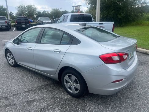 Used 2018 Chevrolet Cruze LS FWD image 4