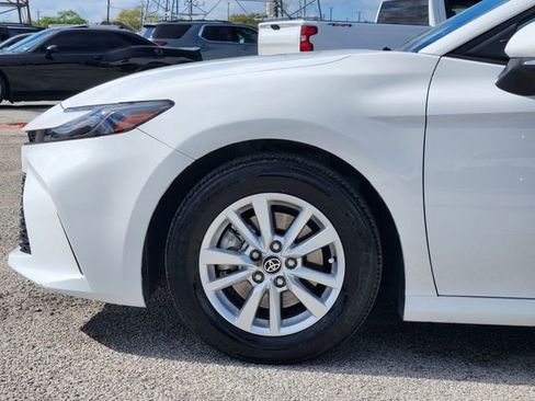 Used 2025 Toyota Camry LE image 8