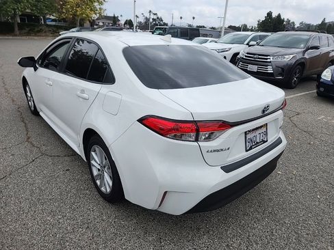 Certified 2024 Toyota Corolla LE w/ LE Convenience Package FWD image 3