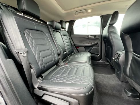 Used 2023 Ford Escape Platinum w/ Premium Technology Package AWD/4WD image 20