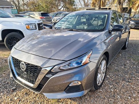 Used 2019 Nissan Altima 2.5 SR AWD/4WD image 2