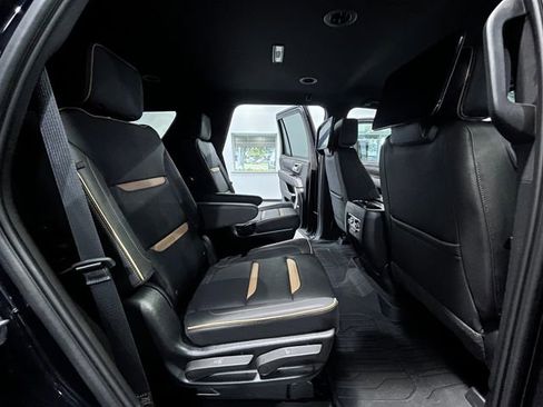 Used 2024 GMC Yukon AT4 w/ Technology Package AWD/4WD image 14