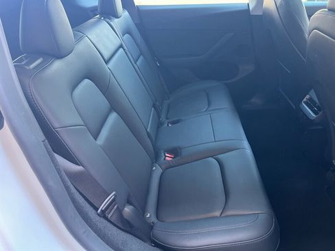 Used 2024 Tesla Model Y Long Range RWD image 15