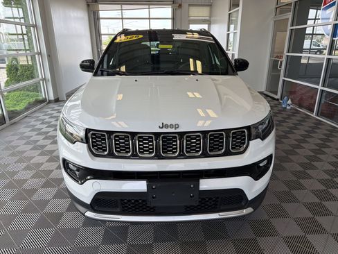 Used 2025 Jeep Compass Limited AWD/4WD image 2