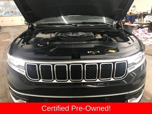 Certified 2025 Jeep Wagoneer Series II image 42