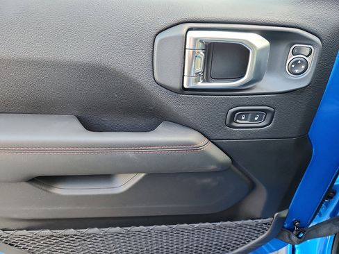 New 2026 Jeep Wrangler Unlimited Rubicon w/ Safety Group image 8