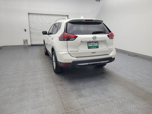 Used 2018 Nissan Rogue SV w/ Sun & Sound Touring Package image 6
