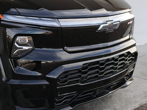 Used 2025 Chevrolet Silverado EV RST image 12