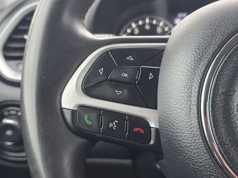 Used 2021 Jeep Renegade Latitude w/ Luxury Group I image 18