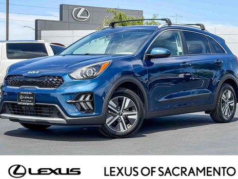 Used 2022 Kia Niro LXS FWD image 1