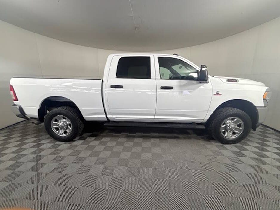 Used 2024 RAM 2500 Tradesman w/ Chrome Appearance Group AWD/4WD image 11