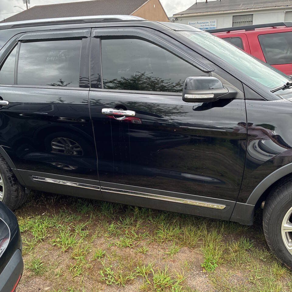 Used 2017 Ford Explorer Limited AWD/4WD image 6