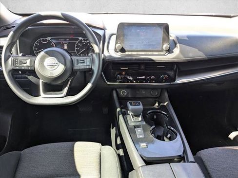 Used 2021 Nissan Rogue SV image 16