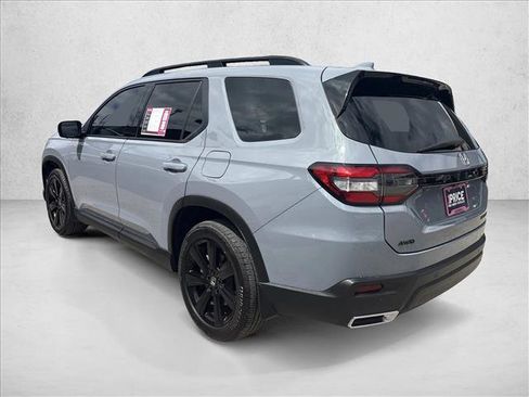 Used 2025 Honda Pilot Black Edition image 3