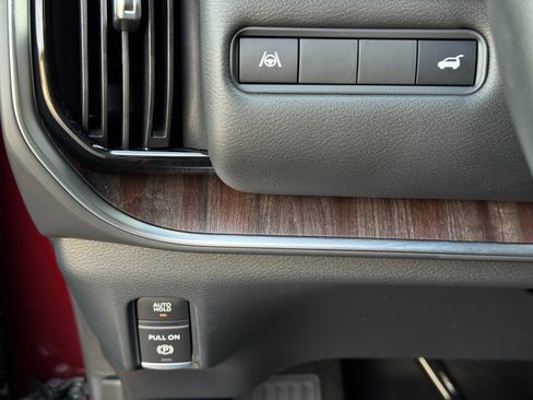 Used 2025 Nissan Armada SL AWD/4WD image 18