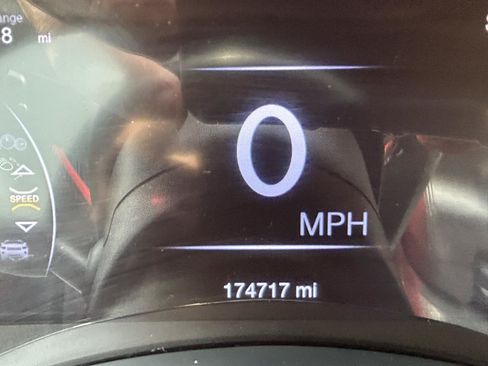 Used 2018 Jeep Grand Cherokee Altitude AWD/4WD image 21