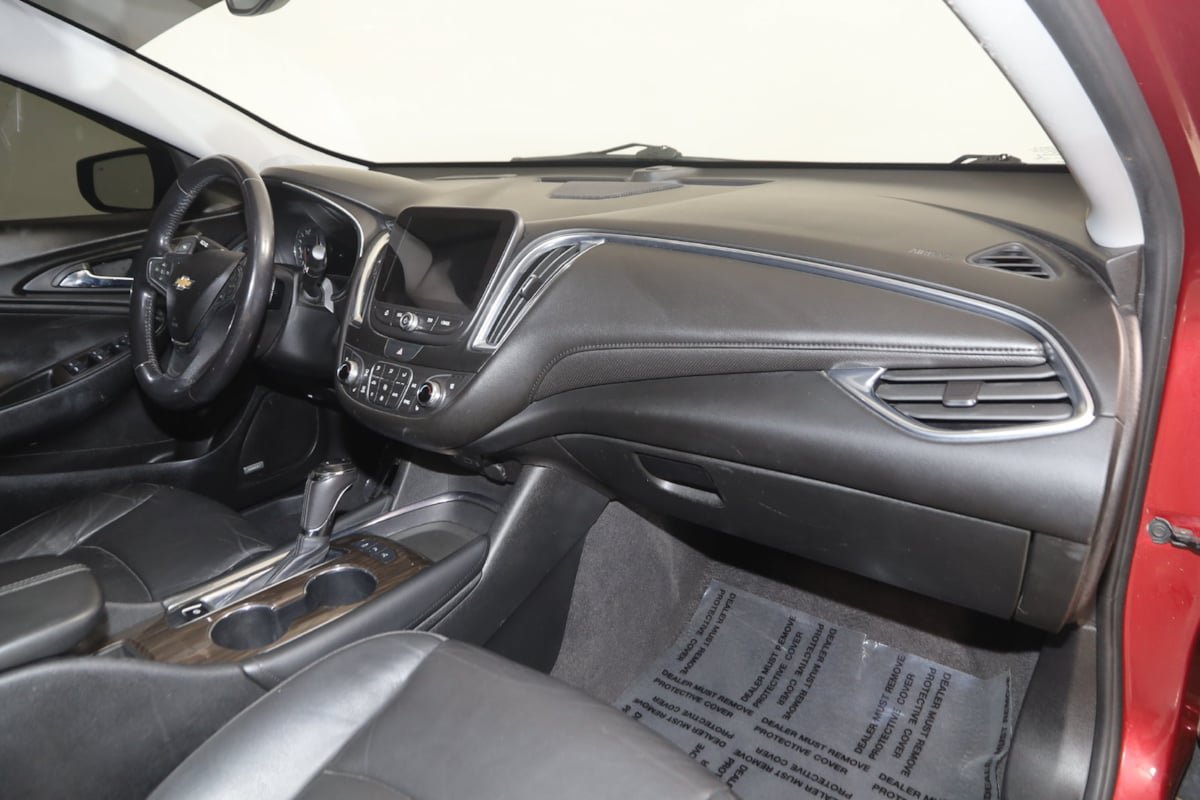 Used 2020 Chevrolet Malibu Premier FWD image 33