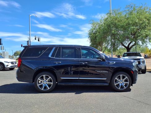 Used 2021 GMC Yukon SLT w/ SLT Luxury Plus Package RWD image 4