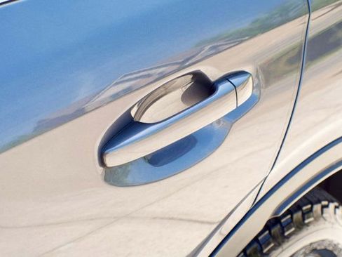 Used 2020 Subaru Outback Premium image 13