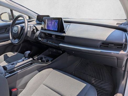 Used 2024 Toyota Prius LE FWD image 20