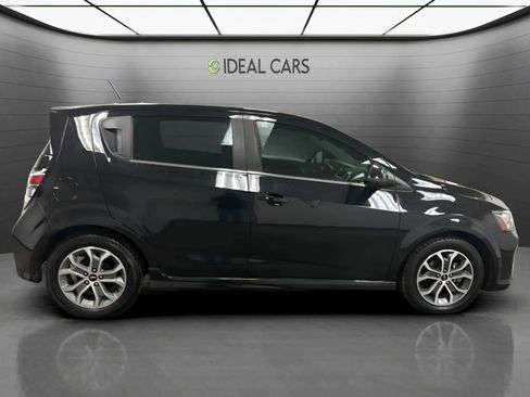 Used 2018 Chevrolet Sonic LT w/ Convenience Package FWD image 4