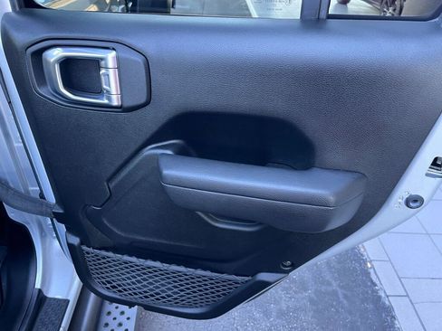 Used 2023 Jeep Wrangler Unlimited Rubicon 4xe w/ Steel Bumper Group image 30