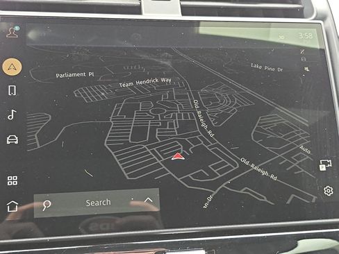 Used 2024 Land Rover Discovery Dynamic SE image 23