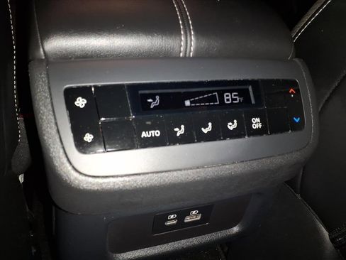 Certified 2024 Nissan Pathfinder SL image 12