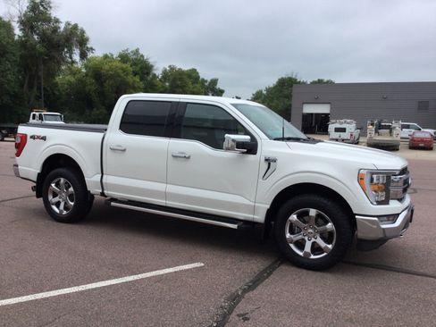 Used 2022 Ford F150 Lariat w/ Max Trailer Tow Package AWD/4WD image 4