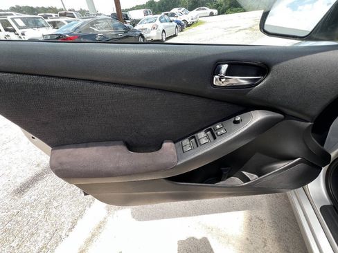Used 2011 Nissan Altima 2.5 S FWD image 16