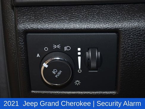 Used 2021 Jeep Grand Cherokee Laredo X AWD/4WD image 9