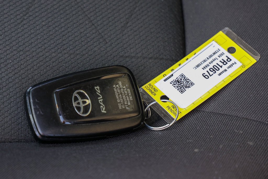 Used 2024 Toyota RAV4 XLE FWD image 32