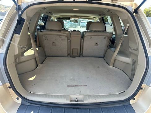 Used 2011 Toyota Highlander Limited w/ Tow Pkg FWD image 5