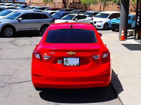 Used 2019 Chevrolet Cruze LS w/ LS Convenience Package FWD image 10