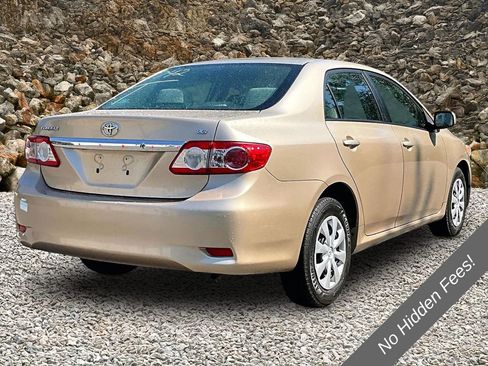 Used 2011 Toyota Corolla LE FWD image 2