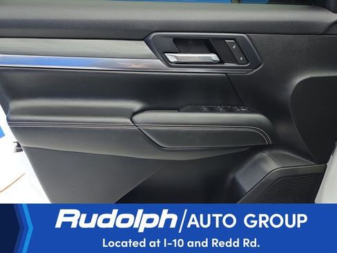 Used 2025 GMC Terrain Elevation w/ Black Edition image 12