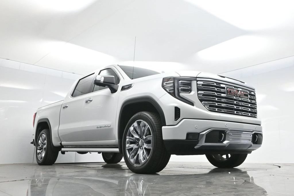 Used 2023 GMC Sierra 1500 Denali w/ Denali Reserve Package AWD/4WD image 14