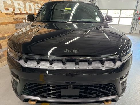 New 2026 Jeep Grand Wagoneer 4WD image 8