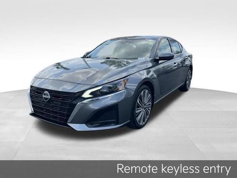 Used 2024 Nissan Altima 2.5 SL AWD/4WD image 3