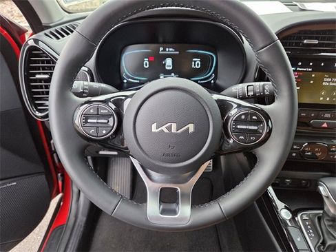 Certified 2025 Kia Soul EX image 16