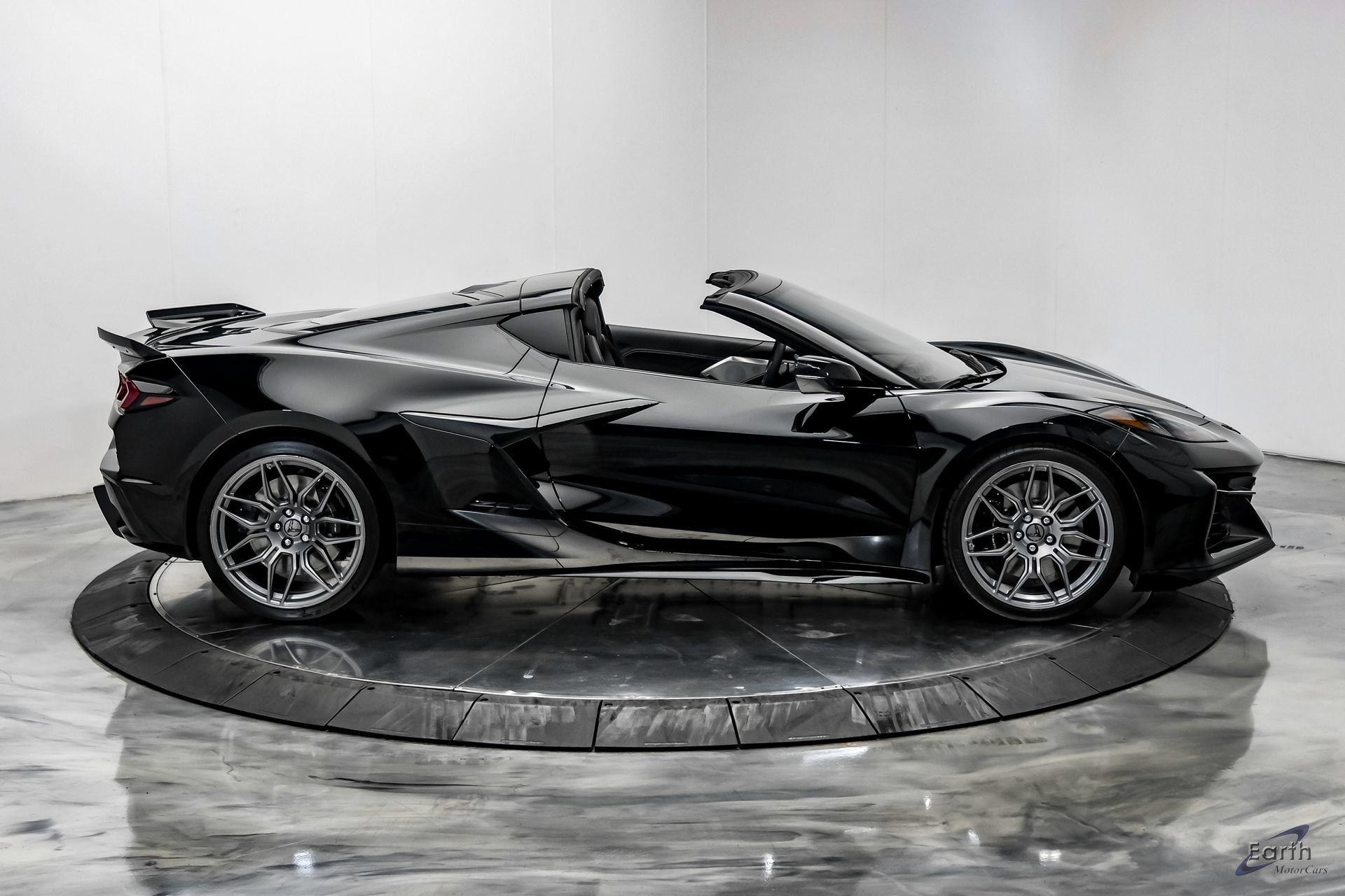 Used 2024 Chevrolet Corvette Z06 RWD image 27