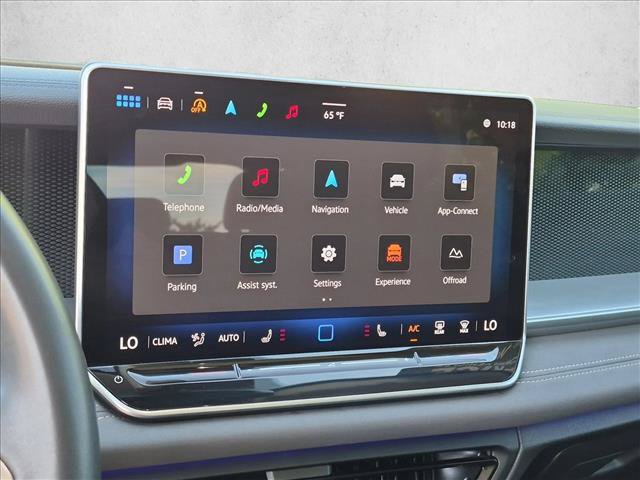 Used 2025 Volkswagen Tiguan SE AWD/4WD image 14