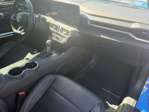 Used 2025 Ford Mustang GT Premium RWD image 29